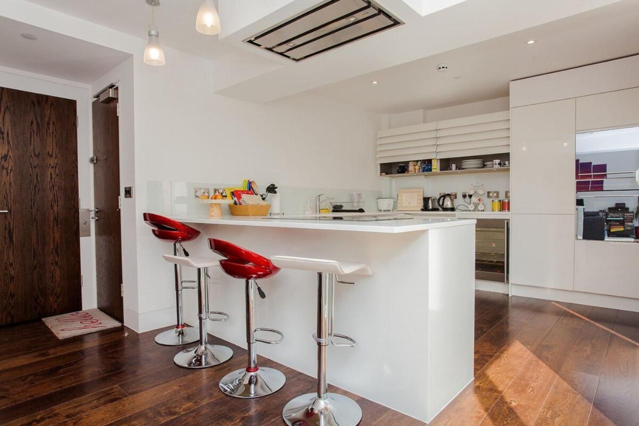 Beautiful Newly Renovated 2 Bed In Bank Apartamento